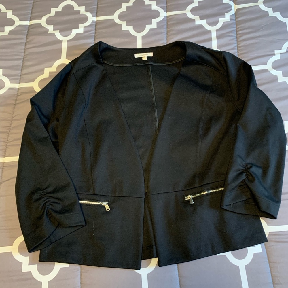 Black cropped blazer